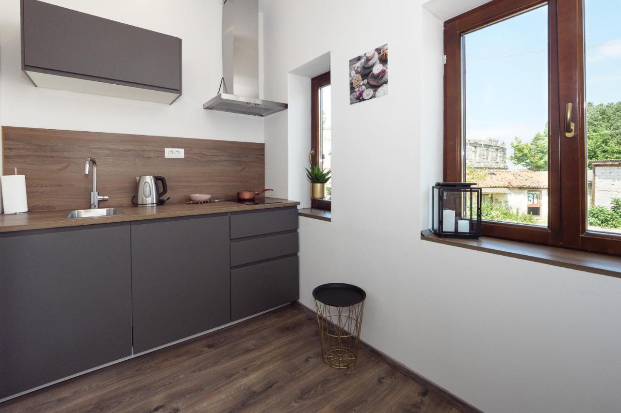 Arena Delight Studio Apartments Pula Exterior foto